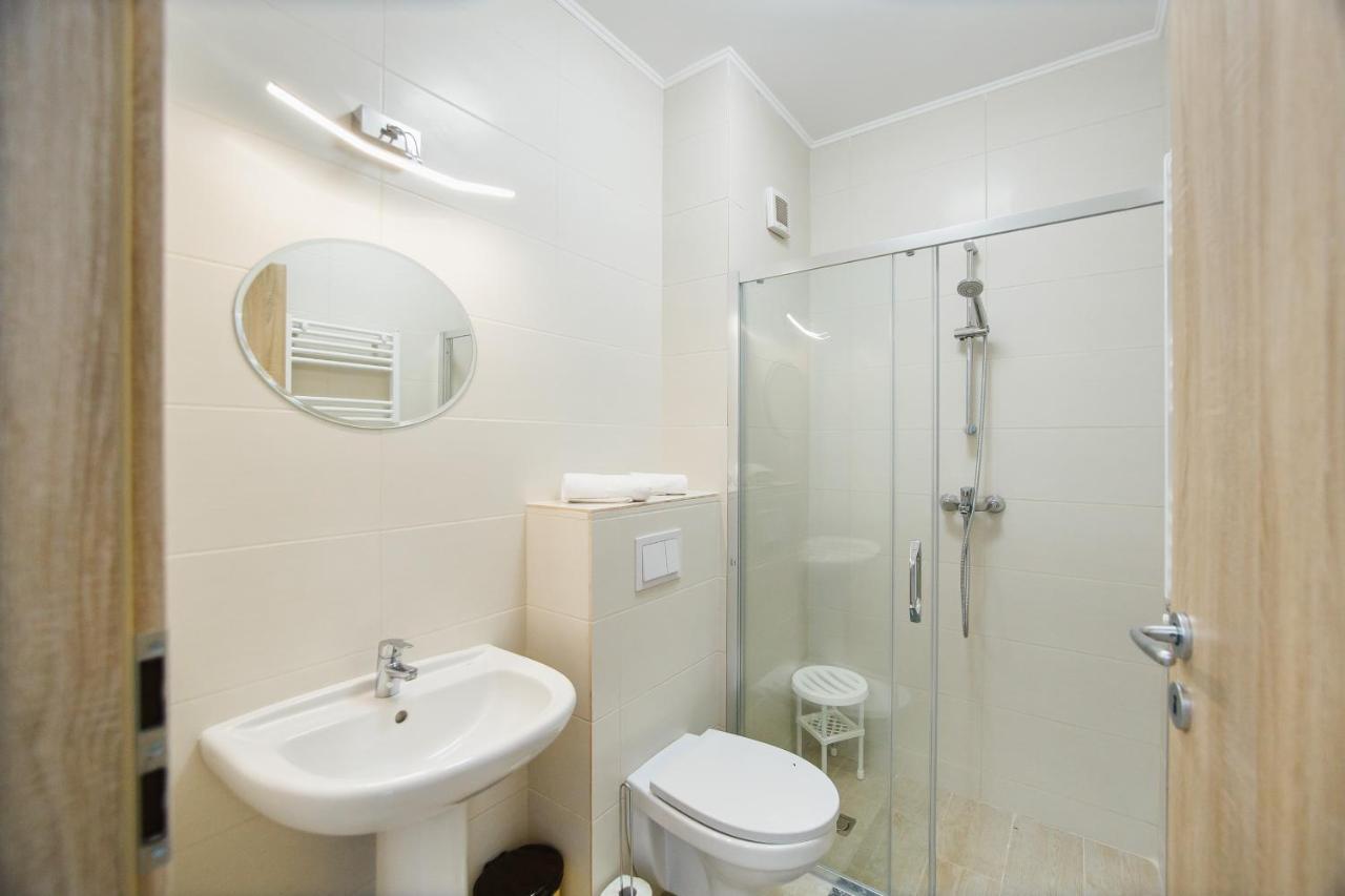 Elegant & Spacious - Central Apartment Oradea Exterior foto